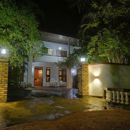 אנוראדפורה Aura City Hostel מראה חיצוני תמונה