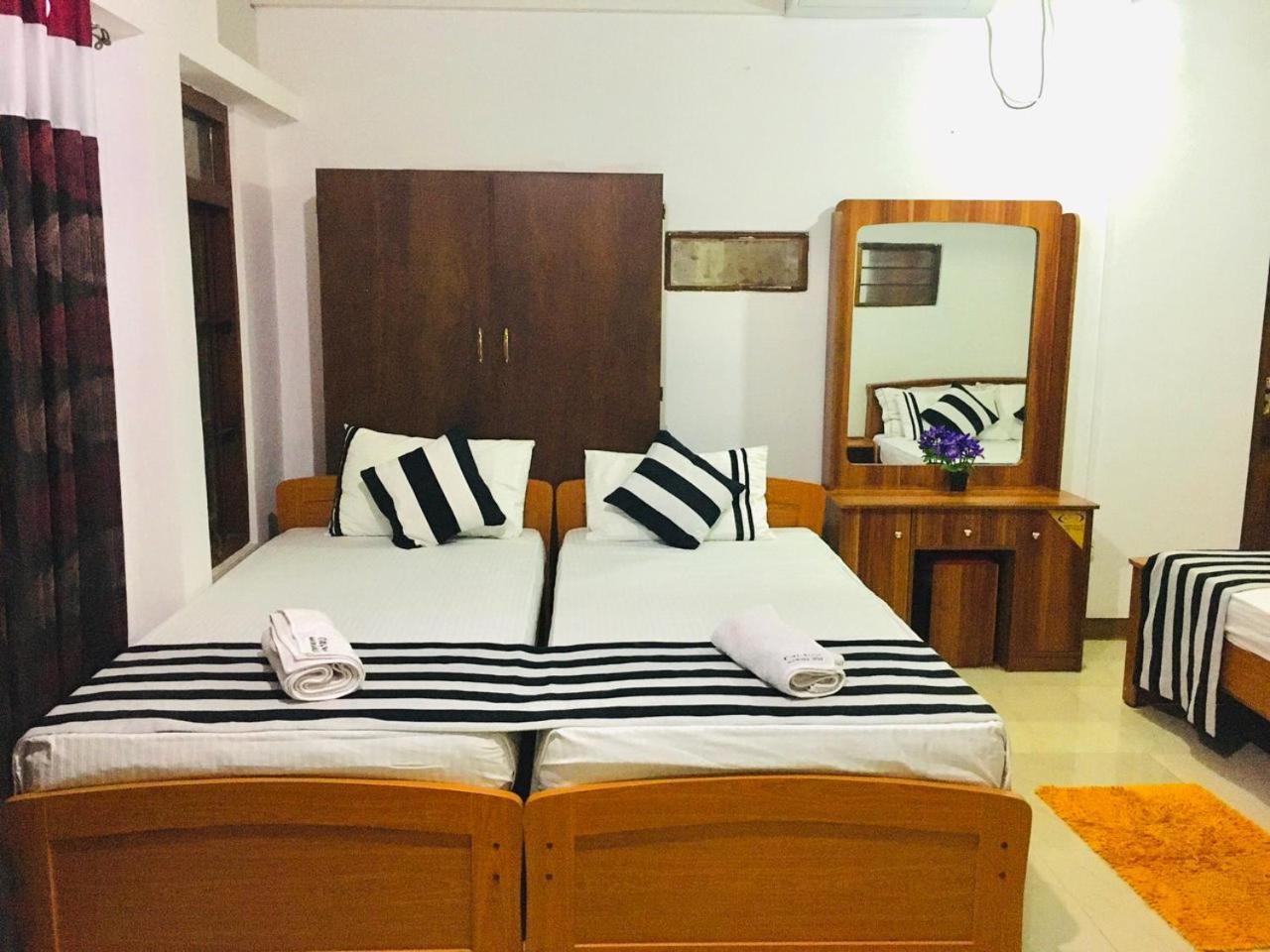 אנוראדפורה Aura City Hostel מראה חיצוני תמונה