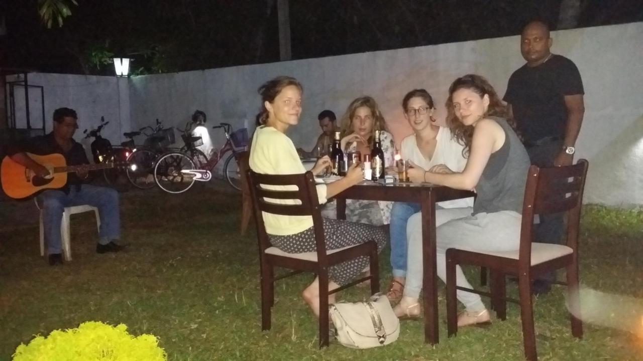 אנוראדפורה Aura City Hostel מראה חיצוני תמונה
