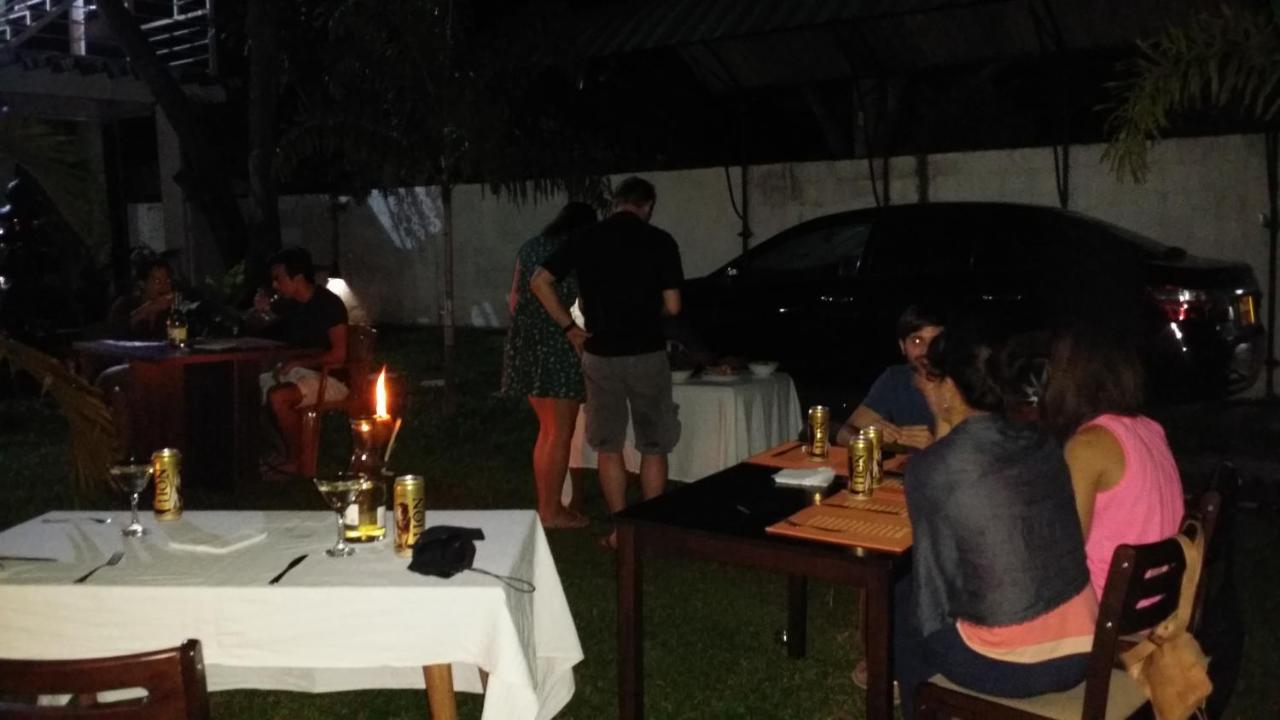 אנוראדפורה Aura City Hostel מראה חיצוני תמונה